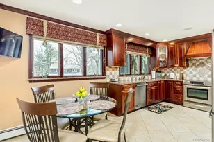 7 Quincy Ln, Smithtown, NY 11787 - Photo 16
