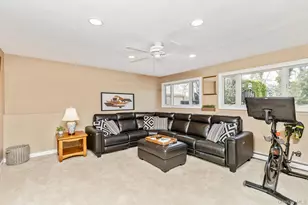 7 Quincy Ln, Smithtown, NY 11787 - Photo 26