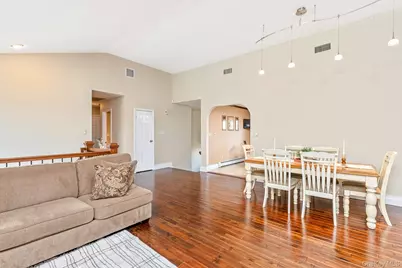 7 Quincy Lane, Smithtown, NY 11787 - Photo 14