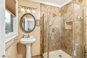 7 Quincy Ln, Smithtown, NY 11787 - Photo 24