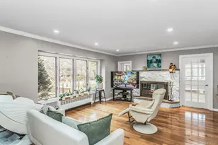 9 Cold Spring Hills Rd, Huntington, NY 11743 - Photo 6