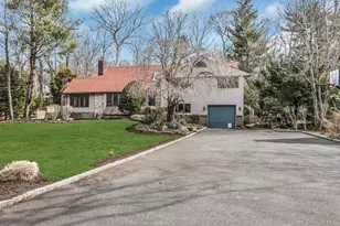 9 Cold Spring Hills Rd, Huntington, NY 11743 - Photo 2