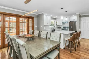 9 Cold Spring Hills Rd, Huntington, NY 11743 - Photo 6