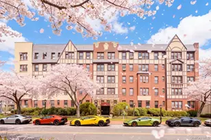 4 Maple Dr, Great Neck, NY 11021 - Photo 1