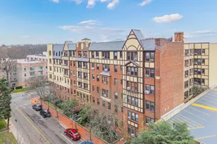 4 Maple Dr, Great Neck, NY 11021 - Photo 22