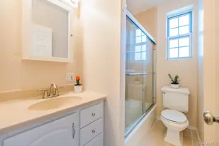 4 Maple Dr, Great Neck, NY 11021 - Photo 20