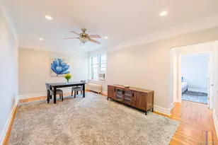 4 Maple Dr, Great Neck, NY 11021 - Photo 14