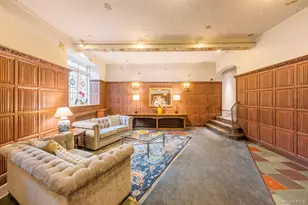 4 Maple Dr, Great Neck, NY 11021 - Photo 4