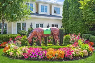 336 Trotting Ln, Westbury, NY 11590 - Photo 28