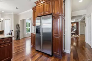 336 Trotting Ln, Westbury, NY 11590 - Photo 16