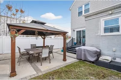 545 Marcellus Road, Williston Park, NY 11596 - Photo 26