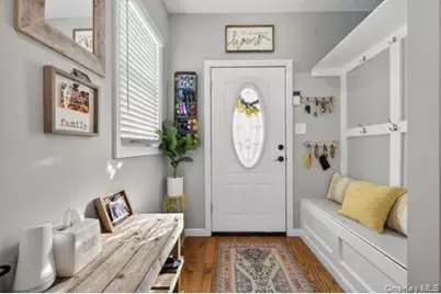 545 Marcellus Road, Williston Park, NY 11596 - Photo 4