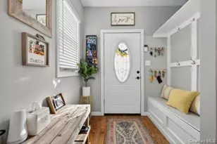 545 Marcellus Rd, Williston Park, NY 11596 - Photo 4