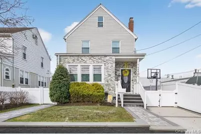 545 Marcellus Road, Williston Park, NY 11596 - Photo 1