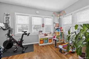 545 Marcellus Rd, Williston Park, NY 11596 - Photo 10