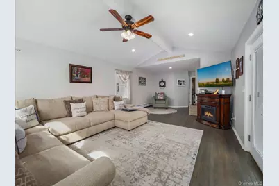 35 Hillside Avenue, Suffern, NY 10901 - Photo 10