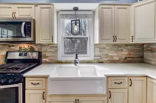 35 Hillside Ave, Suffern, NY 10901 - Photo 4