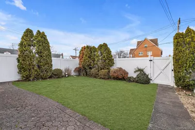 44 Marlowe Road, Valley Stream, NY 11580 - Photo 16