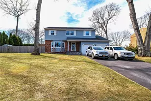 6 Roman Ct, Lake Grove, NY 11755 - Photo 2