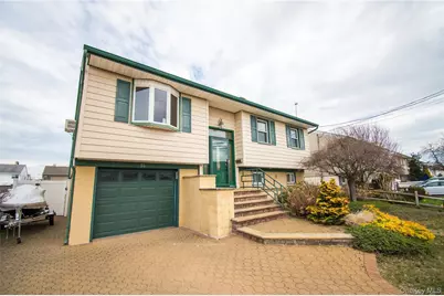 51 E 2nd Street, Freeport, NY 11520 - Photo 2