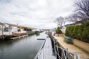 51 E 2nd St, Freeport, NY 11520 - Photo 48