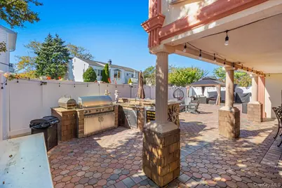 3822 Greentree Drive, Oceanside, NY 11572 - Photo 4