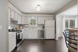 219 Lynch Ave, New Hampton, NY 10958 - Photo 2