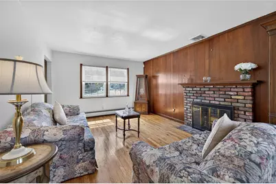 8 Summit Court, Oyster Bay, NY 11771 - Photo 4