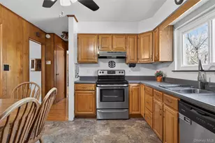 8 Summit Ct, Oyster Bay, NY 11771 - Photo 8