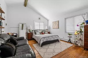 450 Chestnut Ln, East Meadow, NY 11554 - Photo 26