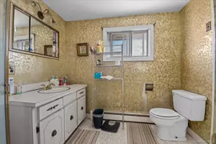 450 Chestnut Ln, East Meadow, NY 11554 - Photo 20