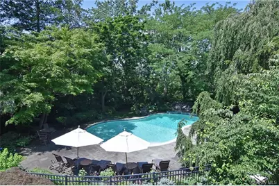 247 Pelhamdale Avenue, Pelham, NY 10803 - Photo 2