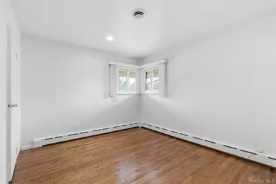 137 Burr Road, East Northport, NY 11731 - Photo 24