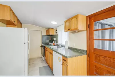 11 Rosemont Avenue, Farmingville, NY 11738 - Photo 8