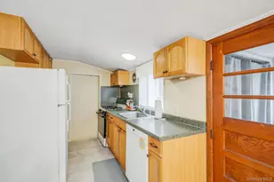 11 Rosemont Ave, Farmingville, NY 11738 - Photo 8