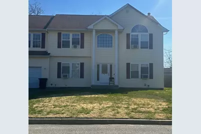 141 N 28 Street N, Wheatley Heights, NY 11798 - Photo 2