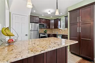 5 Burbury Ln, Great Neck, NY 11023 - Photo 14