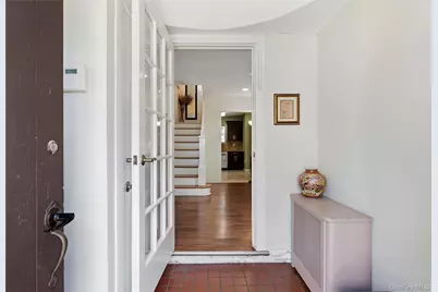 5 Burbury Lane, Great Neck, NY 11023 - Photo 4