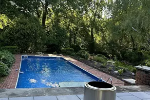 35 E Neck Rd, Huntington, NY 11743 - Photo 32