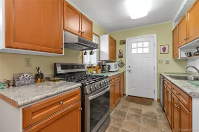 133 Judith Lane, Valley Stream, NY 11580 - Photo 6