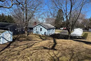 44 Cedar Dr, Miller Place, NY 11764 - Photo 4