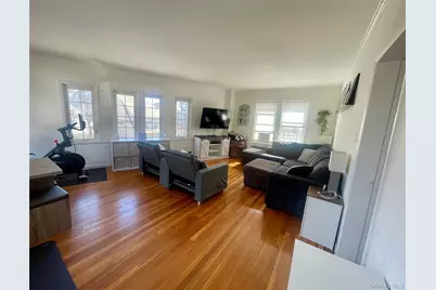 372 E 235th Street, Bronx, NY 10470 - Photo 16