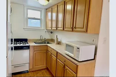372 E 235th Street, Bronx, NY 10470 - Photo 24