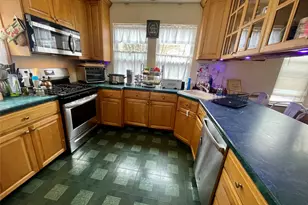 372 E 235th St, Bronx, NY 10470 - Photo 4