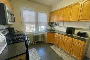 372 E 235th St, Bronx, NY 10470 - Photo 14