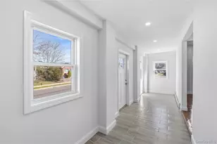 22 Colonial Ave, Freeport, NY 11520 - Photo 6