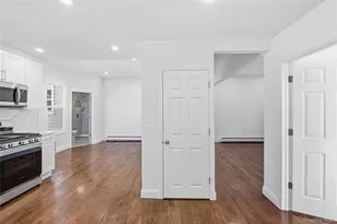 22 Colonial Ave, Freeport, NY 11520 - Photo 22