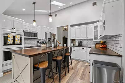 16 Ingold Drive, Dix Hills, NY 11746 - Photo 10