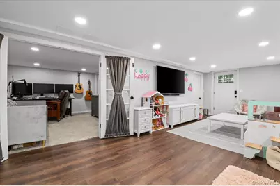 16 Ingold Drive, Dix Hills, NY 11746 - Photo 38