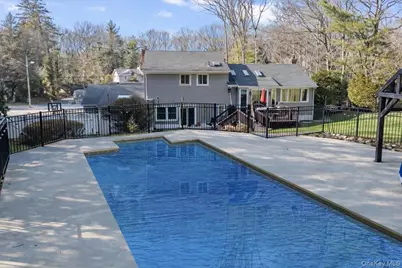 16 Ingold Drive, Dix Hills, NY 11746 - Photo 48